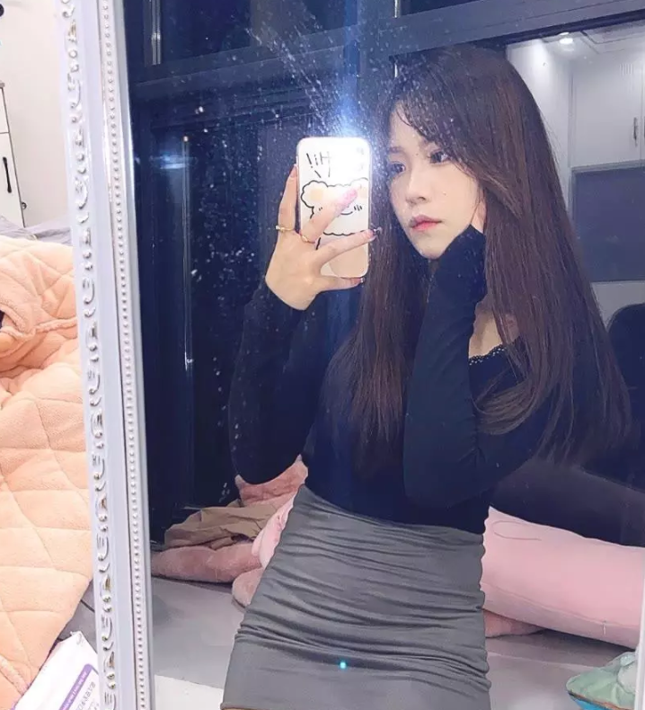 极品陪玩00后兼职小尤物